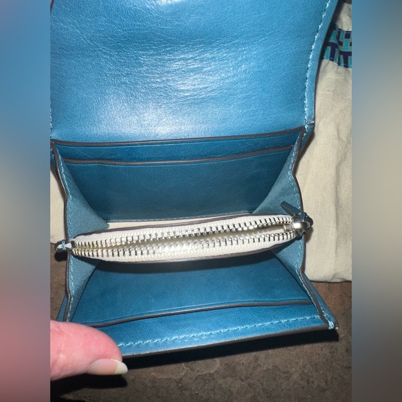 TORY BURCH Mini Miller Leather Flap Wallet blue-brand new without tags - Picture 5 of 8